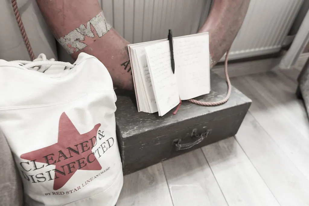 B&B Bedstarline Antwerp Bed & Breakfast
