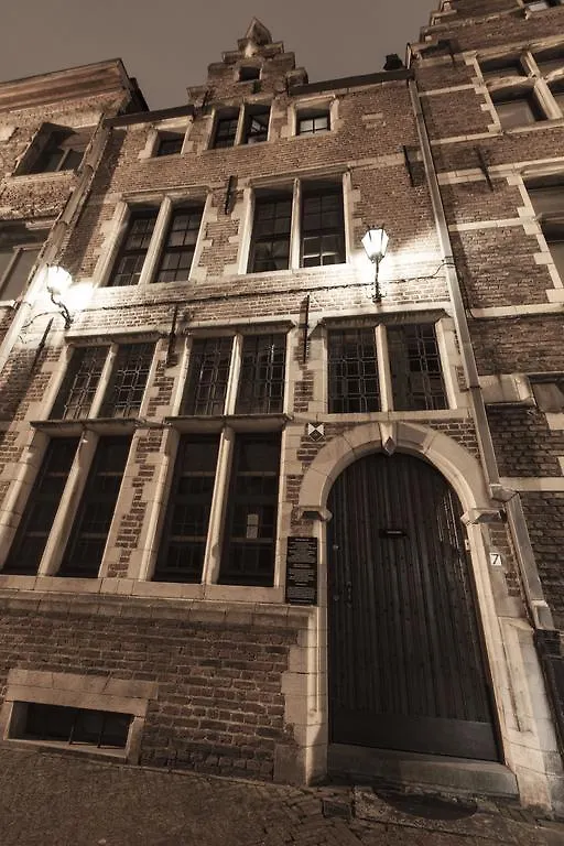 B&B Bedstarline Antwerp Belgium